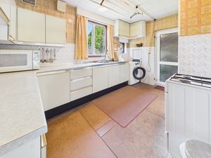 KITCHEN- click for photo gallery